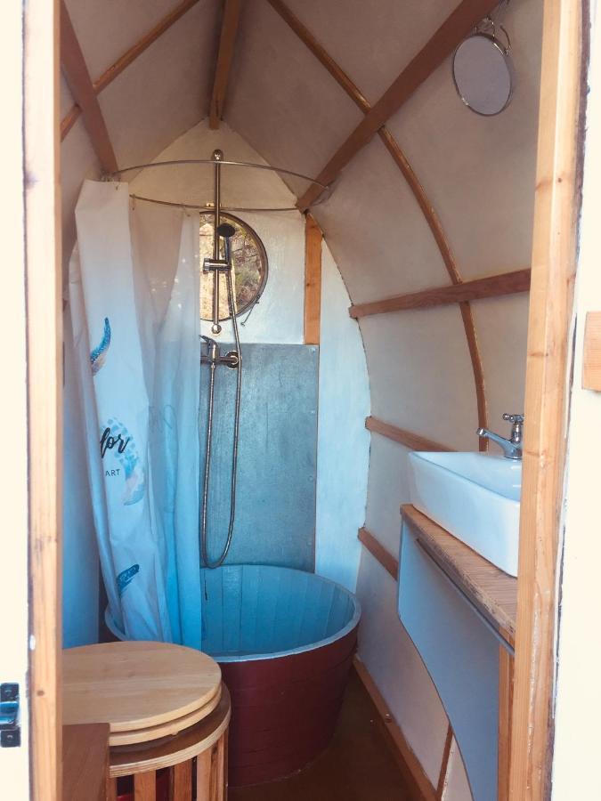 Rosa The Cosy Cabin - Gypsy Wagon - Shepherds Hut, River Views Off-Grid Eco Living Pedrogao Grande Exterior foto