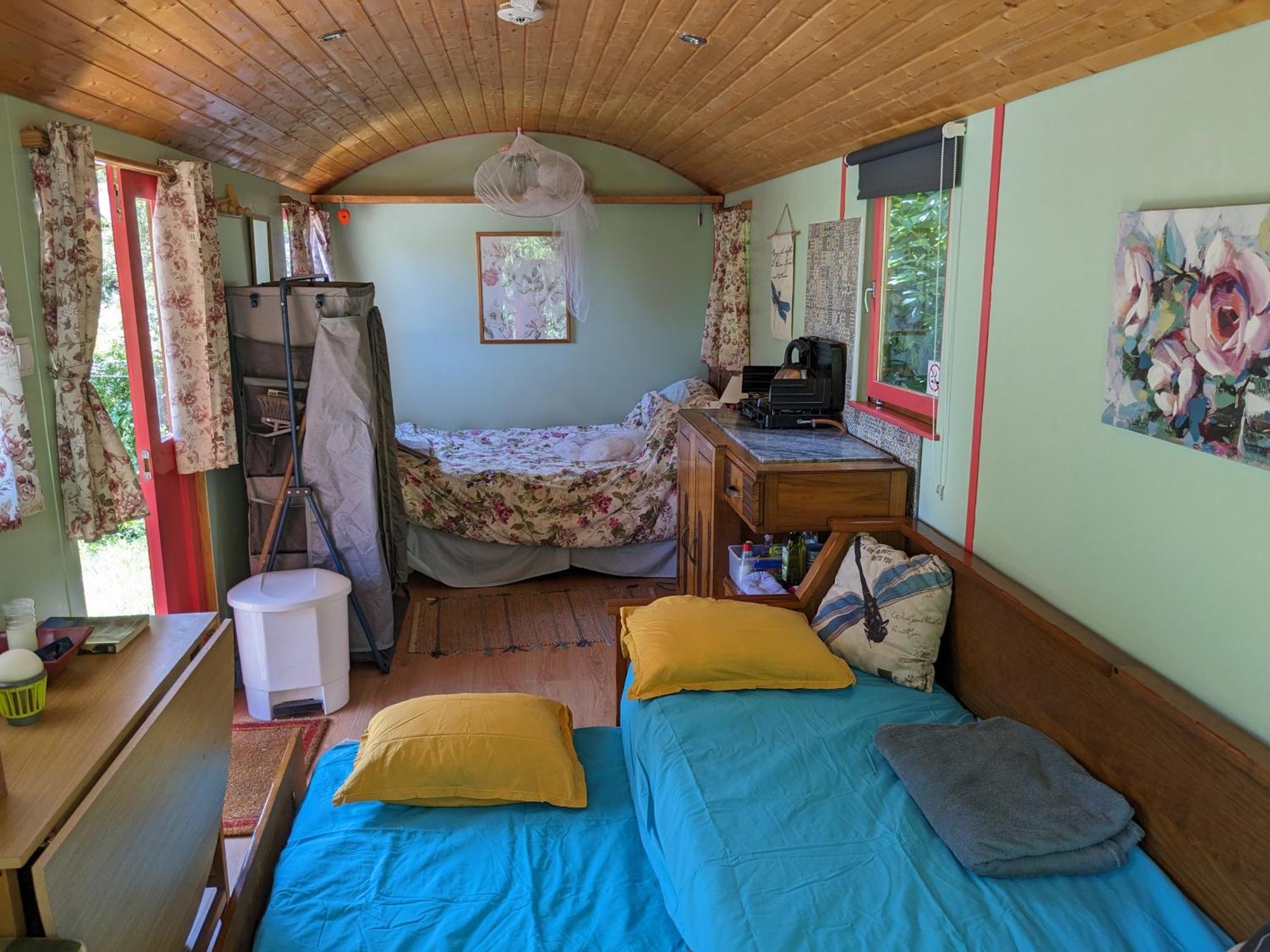 Rosa The Cosy Cabin - Gypsy Wagon - Shepherds Hut, River Views Off-Grid Eco Living Pedrogao Grande Exterior foto